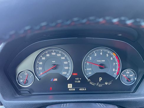 Used 2018 BMW M4 Convertible RWD image 15