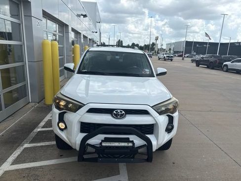 Used 2016 Toyota 4Runner SR5 RWD image 3
