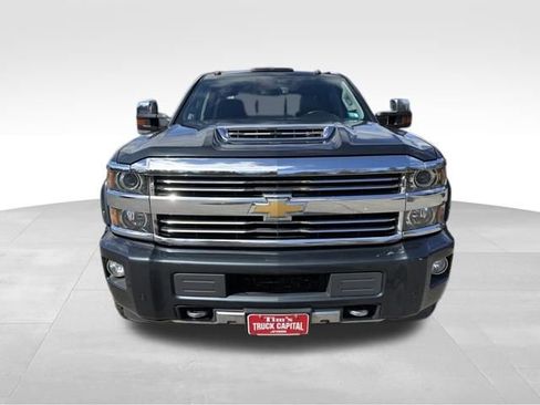 Used 2017 Chevrolet Silverado 2500 High Country w/ Duramax Plus Package image 8