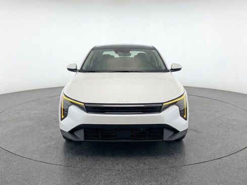 Used 2025 Kia K4 FWD image 2