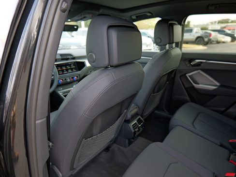 Certified 2025 Audi Q3 2.0T Premium Plus w/ Premium Plus Package image 27