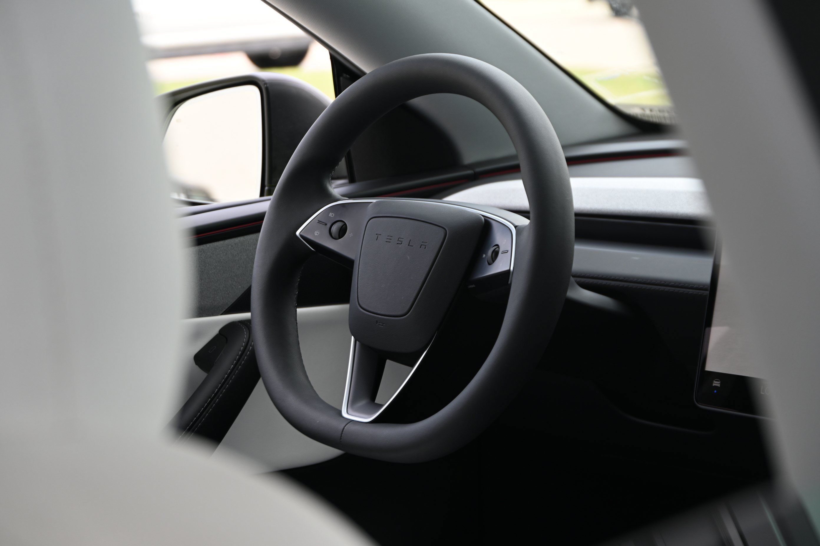 Used 2026 Tesla Model Y Long Range RWD image 18
