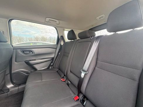 Used 2024 Nissan Rogue S image 11