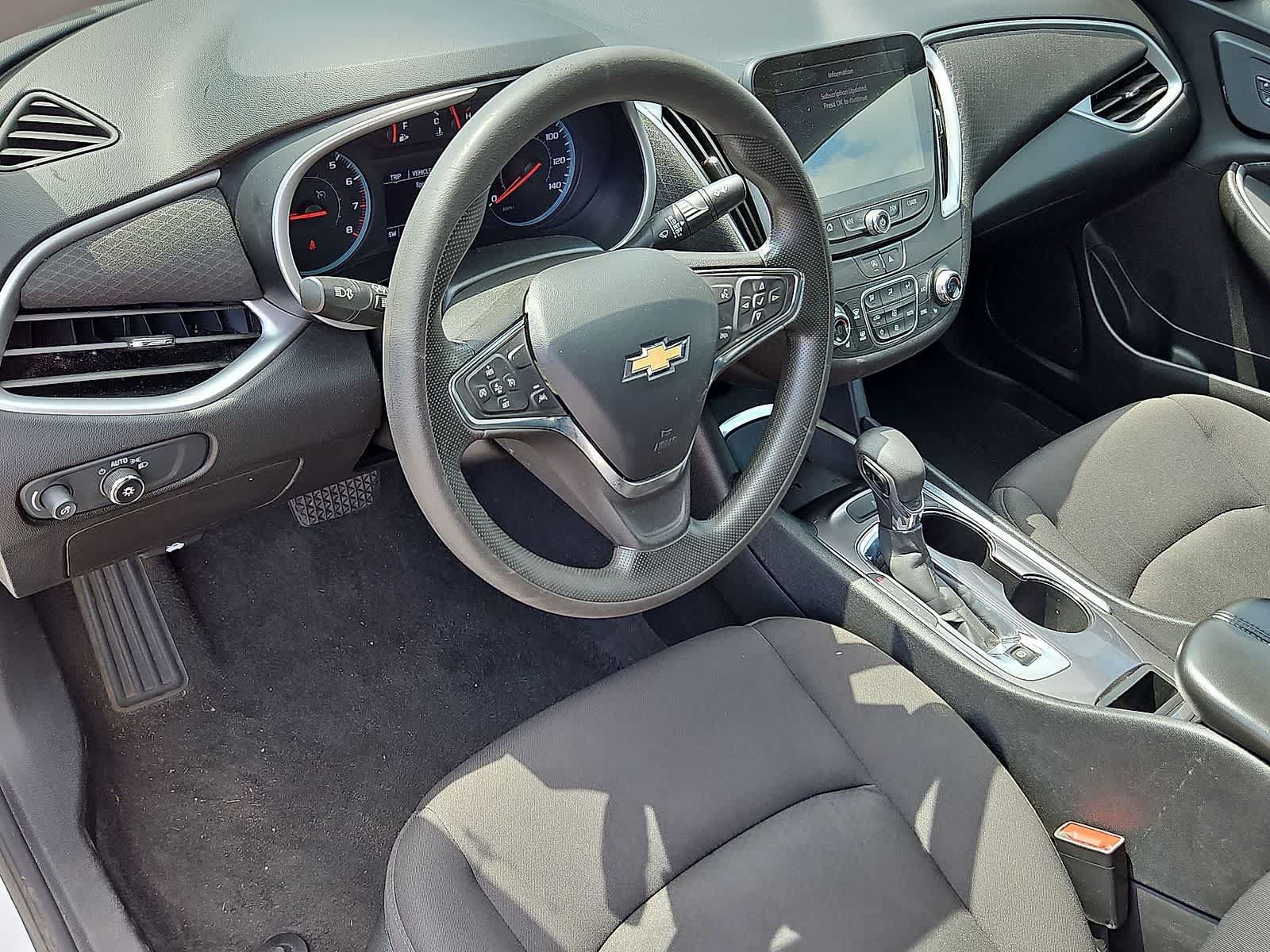 Used 2023 Chevrolet Malibu LT FWD image 16