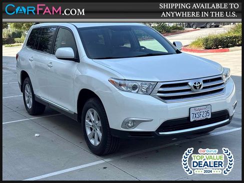 Used 2013 Toyota Highlander Plus FWD image 1