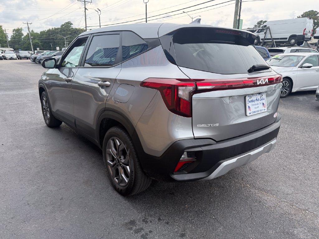 Used 2024 Kia Seltos LX AWD/4WD image 5