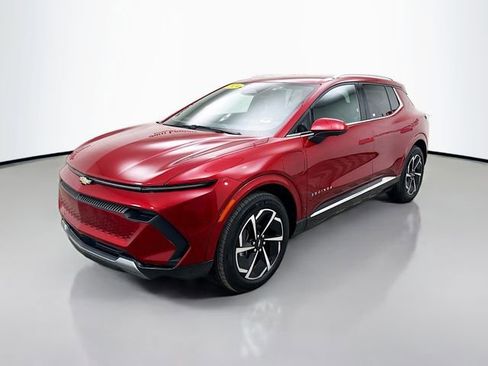 Used 2024 Chevrolet Equinox EV LT image 3