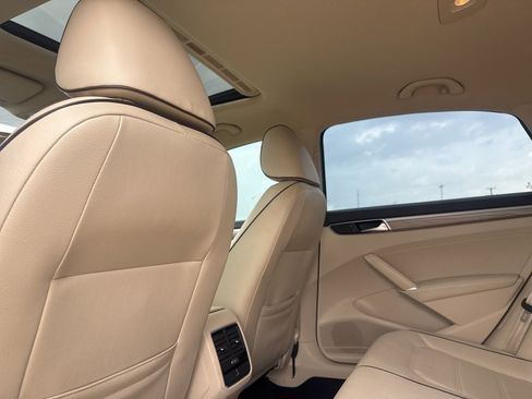 Used 2017 Volkswagen Passat 1.8T SE image 34