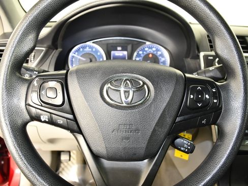 Used 2016 Toyota Camry LE FWD image 19