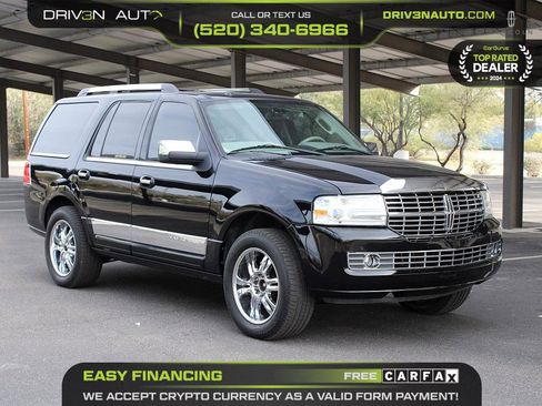 Used 2011 Lincoln Navigator image 3