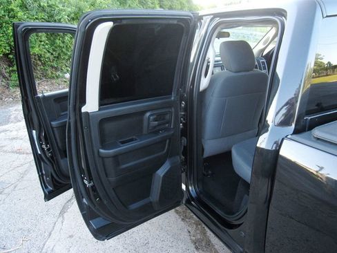 Used 2018 RAM 1500 Express w/ Black Ram 1500 Express Group AWD/4WD image 27