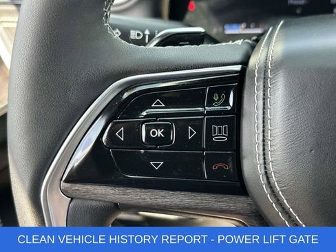 Used 2024 Jeep Grand Cherokee Overland w/ Luxury Tech Group IV AWD/4WD image 8