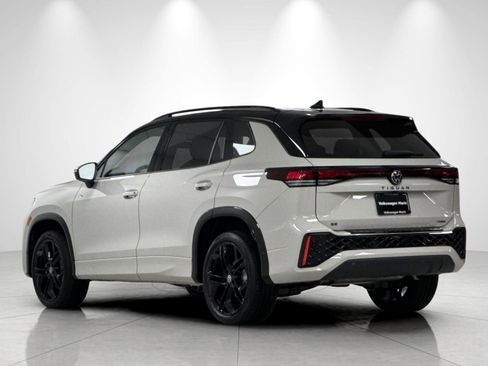 New 2026 Volkswagen Tiguan SE R-Line AWD/4WD image 3