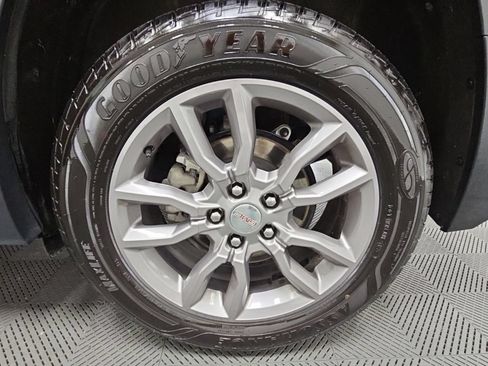 Used 2024 GMC Terrain SLT AWD/4WD image 42