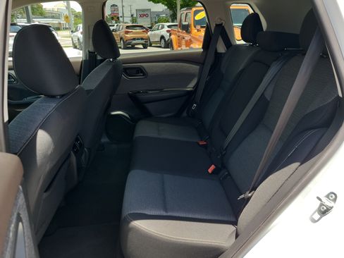 Used 2021 Nissan Rogue S AWD/4WD image 17
