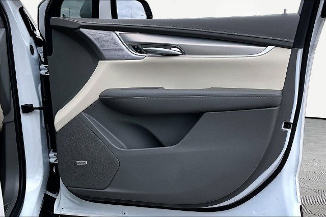 Used 2025 Cadillac XT5 Premium Luxury w/ Technology Package AWD/4WD image 19