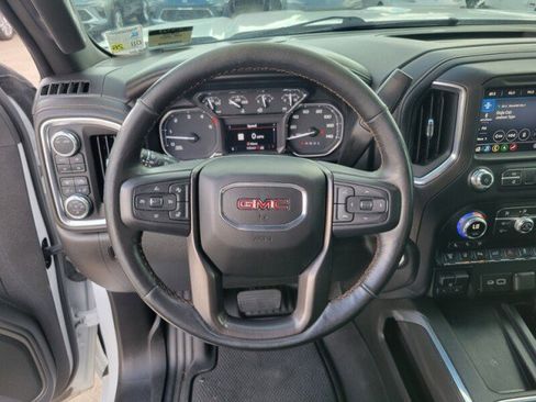 Used 2022 GMC Sierra 2500 AT4 w/ AT4 Preferred Package image 15