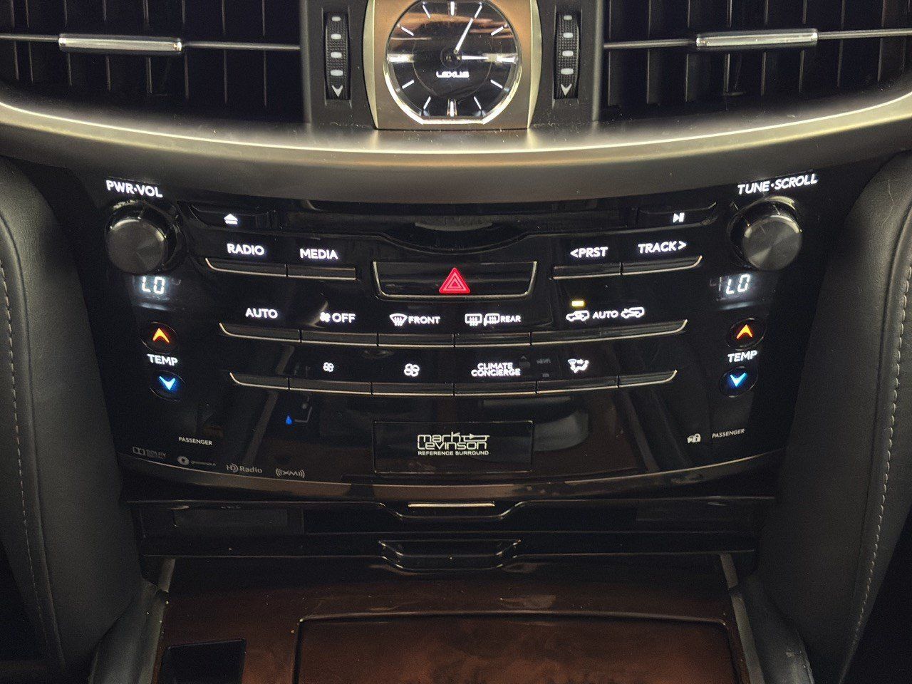 Used 2018 Lexus LX 570 4WD w/ Luxury Package image 22