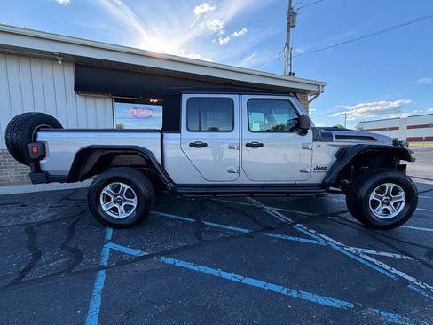 Used 2020 Jeep Gladiator Sport w/ Quick Order Package 24S AWD/4WD image 9