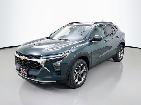 New 2026 Chevrolet Trax LT w/ Driver Confidence Package image 4