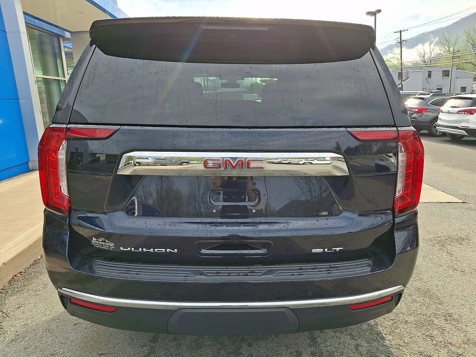 Used 2022 GMC Yukon SLT w/ SLT Luxury Package AWD/4WD image 5