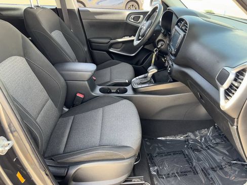 Used 2021 Kia Soul S FWD image 9