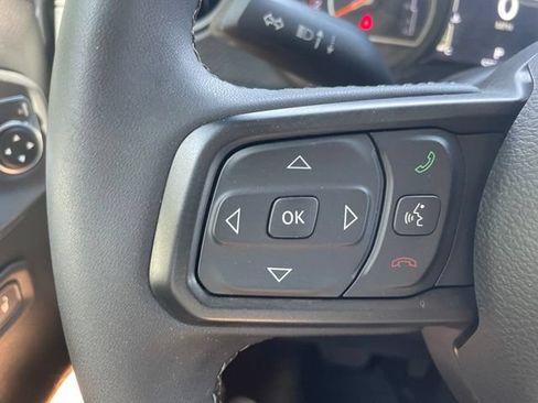 Used 2025 Jeep Gladiator Mojave w/ Convenience Group AWD/4WD image 18