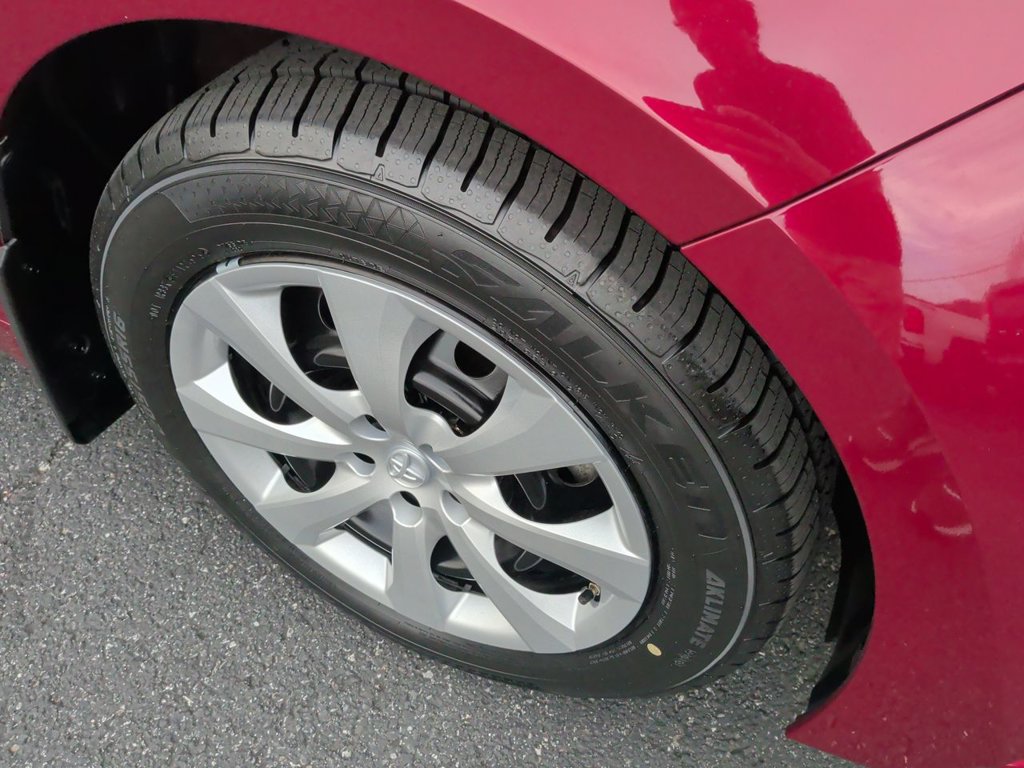 Used 2022 Toyota Corolla LE FWD image 10