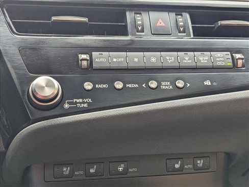 Used 2025 Lexus ES 300h w/ Premium Package FWD image 9