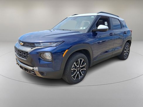 Used 2023 Chevrolet TrailBlazer ACTIV w/ Sun and Liftgate Package AWD/4WD image 5