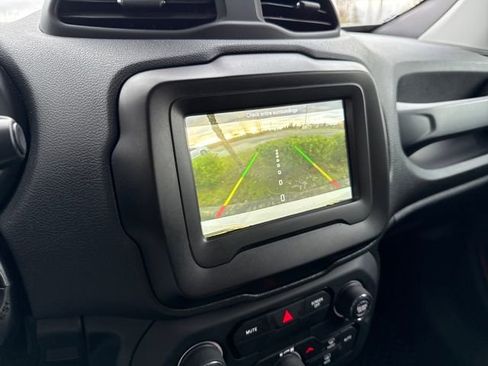 Used 2020 Jeep Renegade Trailhawk w/ Cold Weather Group image 29