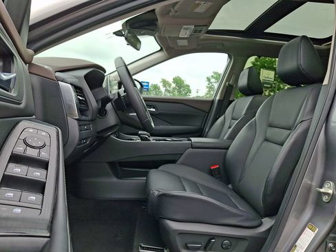 Certified 2023 Nissan Rogue SV w/ SV Premium B Package AWD/4WD image 13