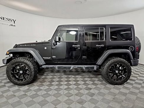 Used 2017 Jeep Wrangler Unlimited Rubicon w/ Connectivity Group image 8