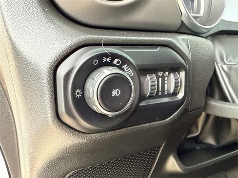 Used 2022 Jeep Wrangler Unlimited Sport image 24