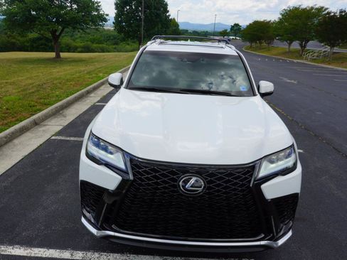 Used 2023 Lexus LX 600 F Sport w/ Accessory Package (Z1) AWD/4WD image 23