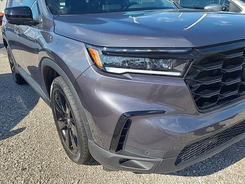 Used 2025 Honda Pilot Black Edition image 27