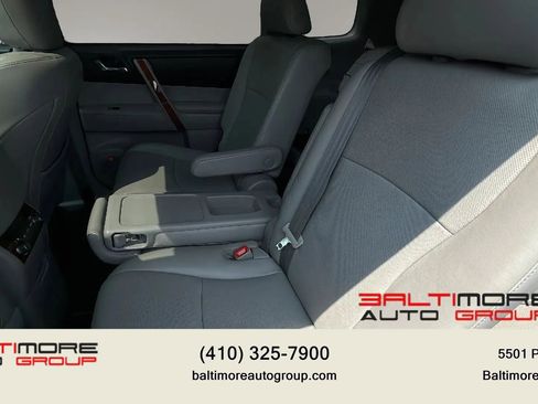Used 2012 Toyota Highlander Limited w/ Tow Pkg AWD/4WD image 16