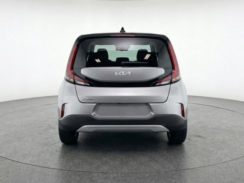 Used 2025 Kia Soul LX w/ LX Technology Package image 7
