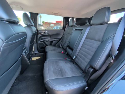 Used 2024 Mitsubishi Outlander SE FWD image 24