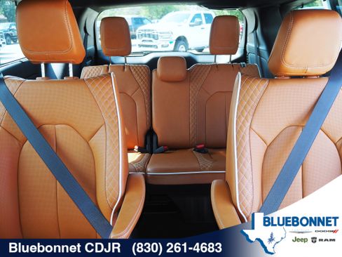 New 2026 Chrysler Pacifica Pinnacle FWD image 18