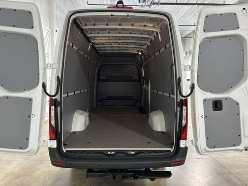 New 2025 Mercedes-Benz Sprinter 2500 image 13