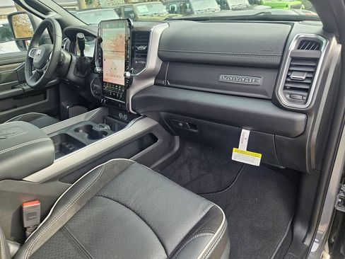 New 2026 RAM 2500 Laramie AWD/4WD image 17