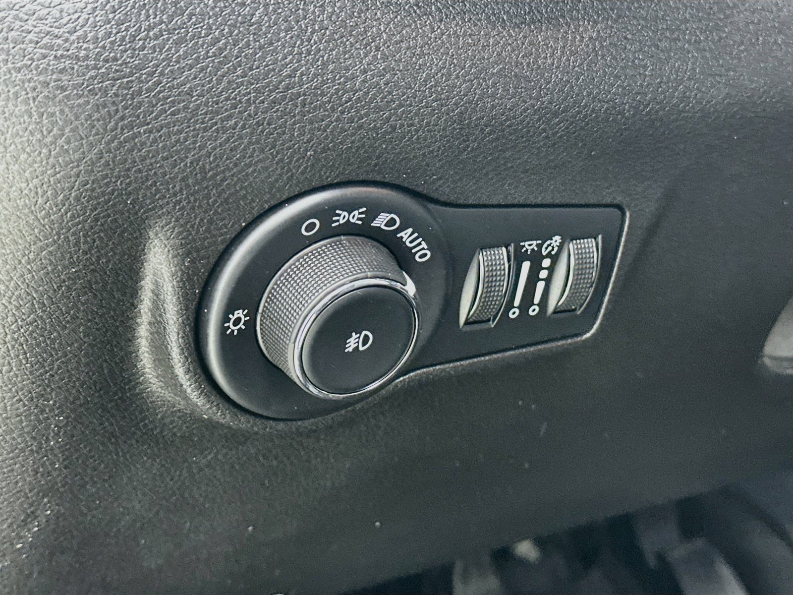 Used 2023 Jeep Compass Limited AWD/4WD image 10