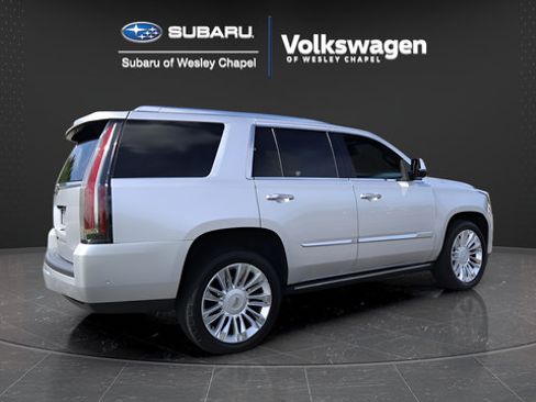 Used 2020 Cadillac Escalade Platinum AWD/4WD image 8