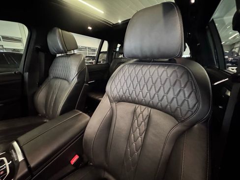 Used 2024 BMW X7 M60i image 20