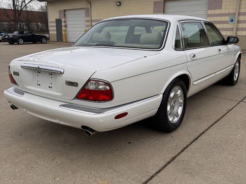 Used 2001 Jaguar XJ Vanden Plas image 4