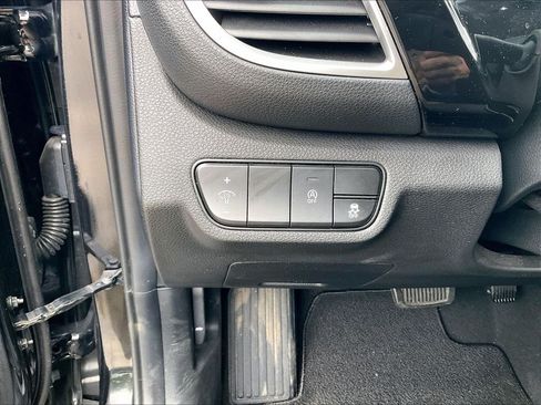 Used 2024 Kia Seltos S AWD/4WD image 25