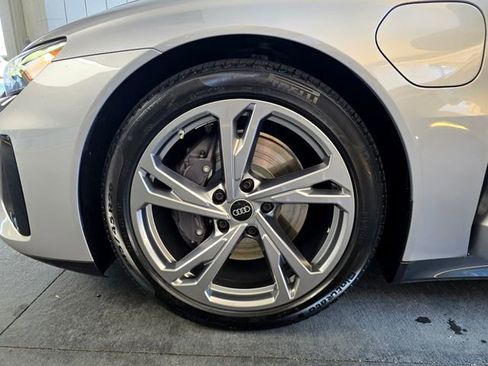 Used 2022 Audi e-tron GT Premium Plus AWD/4WD image 30