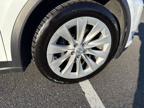 Used 2020 Tesla Model X Long Range image 9