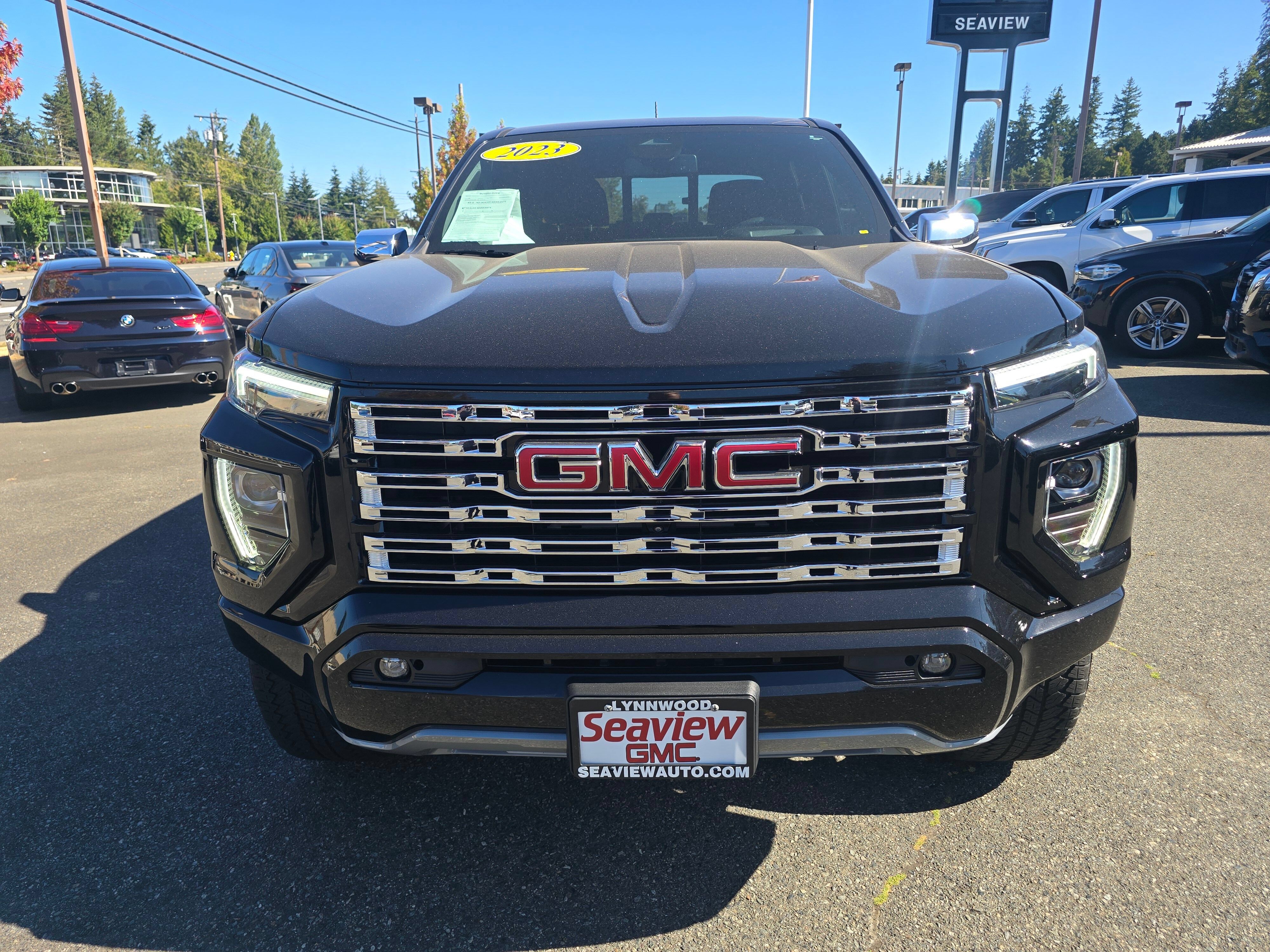 Used 2023 GMC Canyon Denali w/ Denali Black Edition AWD/4WD image 2